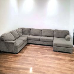 LARGE LIGHT GRAY SECTIONAL W/ CHAISE