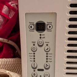 (please read desc) Keystone 12,000 BTU Air conditioner - [ KSTAW12CE ]