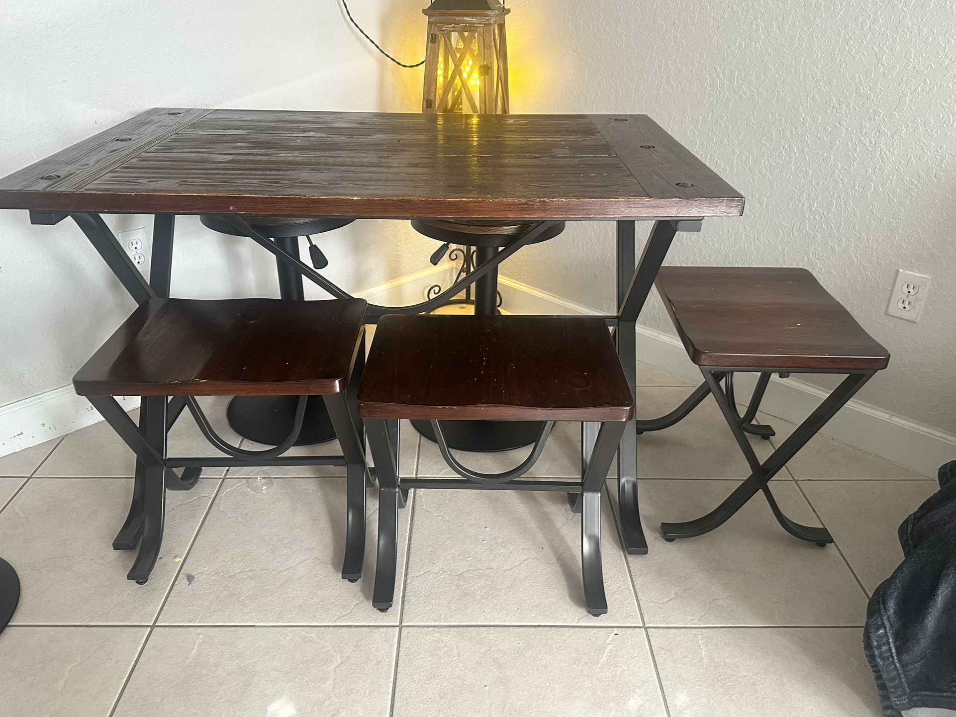 Diner Table
