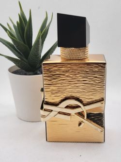 Yves Saint Laurent 

LIBRE Vanille Couture Limited Edition Eau de Parfum

1.7 fl  (DAMAGED BOTTLE) ⭐️