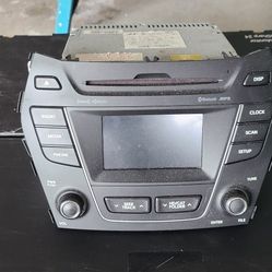 Hyundai Radio With Back Up Camera