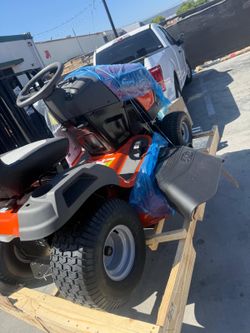 Husqvarna TS 146 (46") 22HP Briggs Lawn Tractor New