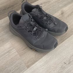 Size 9 Hoka Transports (Hiking Shoes)