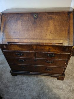 Queen Anne 18th Century Bureau 