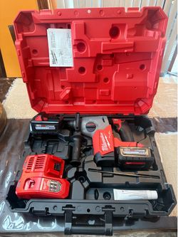 Milwaukee M18 FUEL Rotary Hammer 1inch SDS Plus Kit with batter and charger