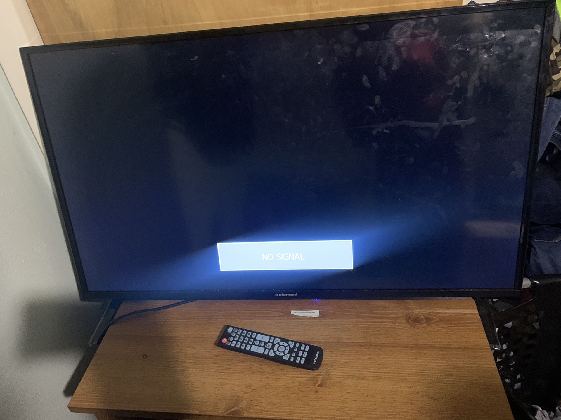 40 in element flatscreen barely used with box