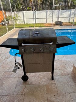 Thermos 4-Burner Gas Grill