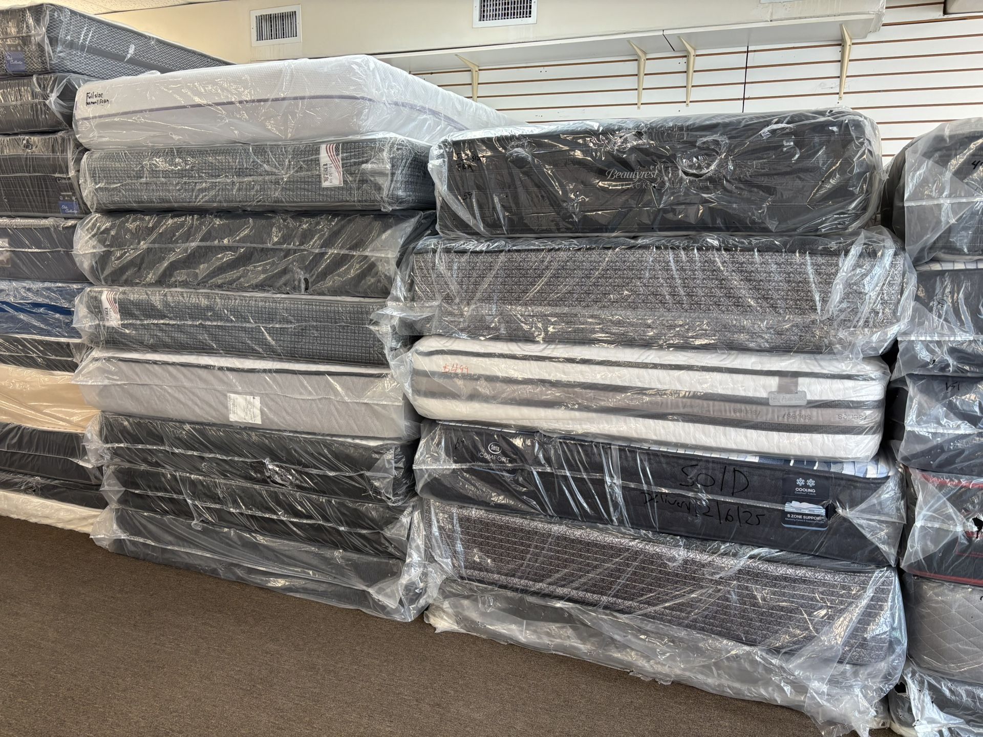 🚚MATTRESS SALE.  BRAND NEW. TWIN SIZE. $100 FULL SIZE. MATTRESS. $179. QUEEN SIZE $199 KING SIZE MATTRESS. $349 LOCATION. 303 POCASSET AVE PROVIDENCE