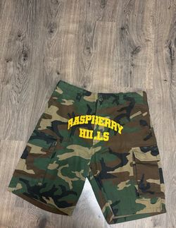 Raspberry hill shorts