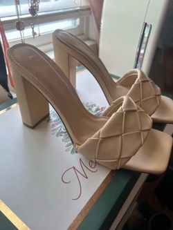 New nude color size 9