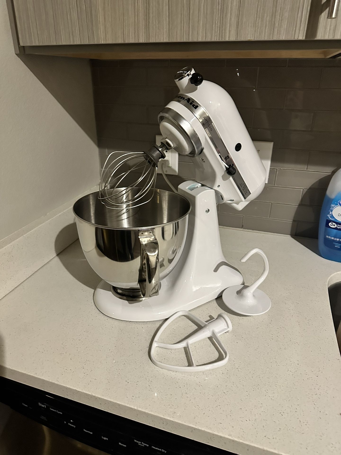 KitchenAid KSM150PSAQ Artisan Series 5-Qt.Stand Mixer With Pouring Shield-Aqua  Sky for Sale in Jacksonville, FL - OfferUp