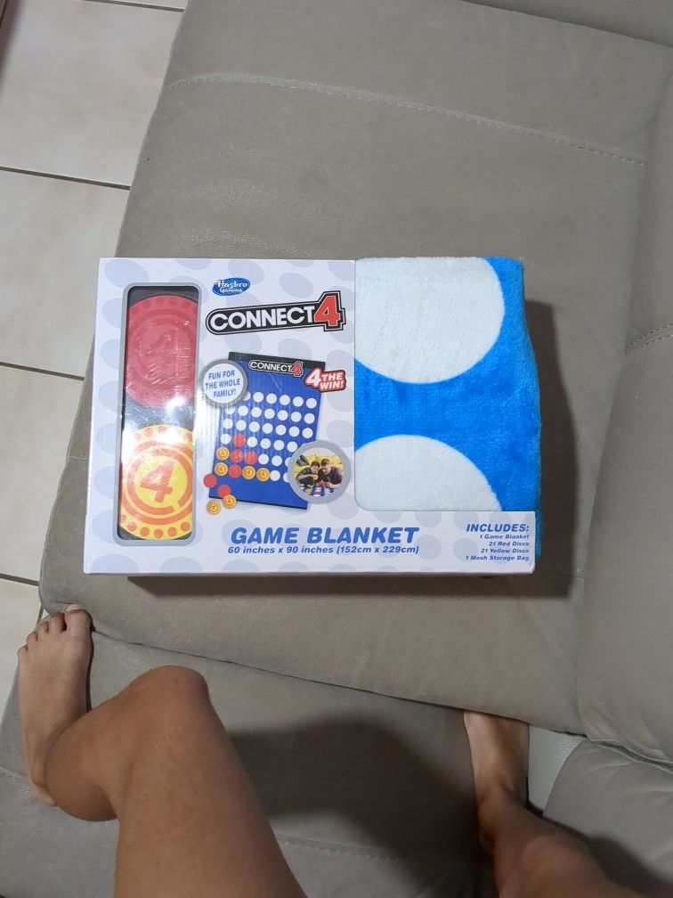 Connect 4 Game Blanket