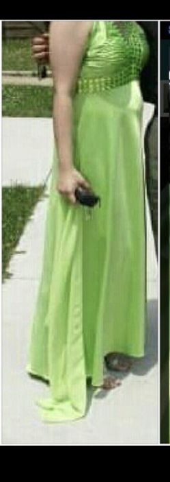 Selling a dress with shawl