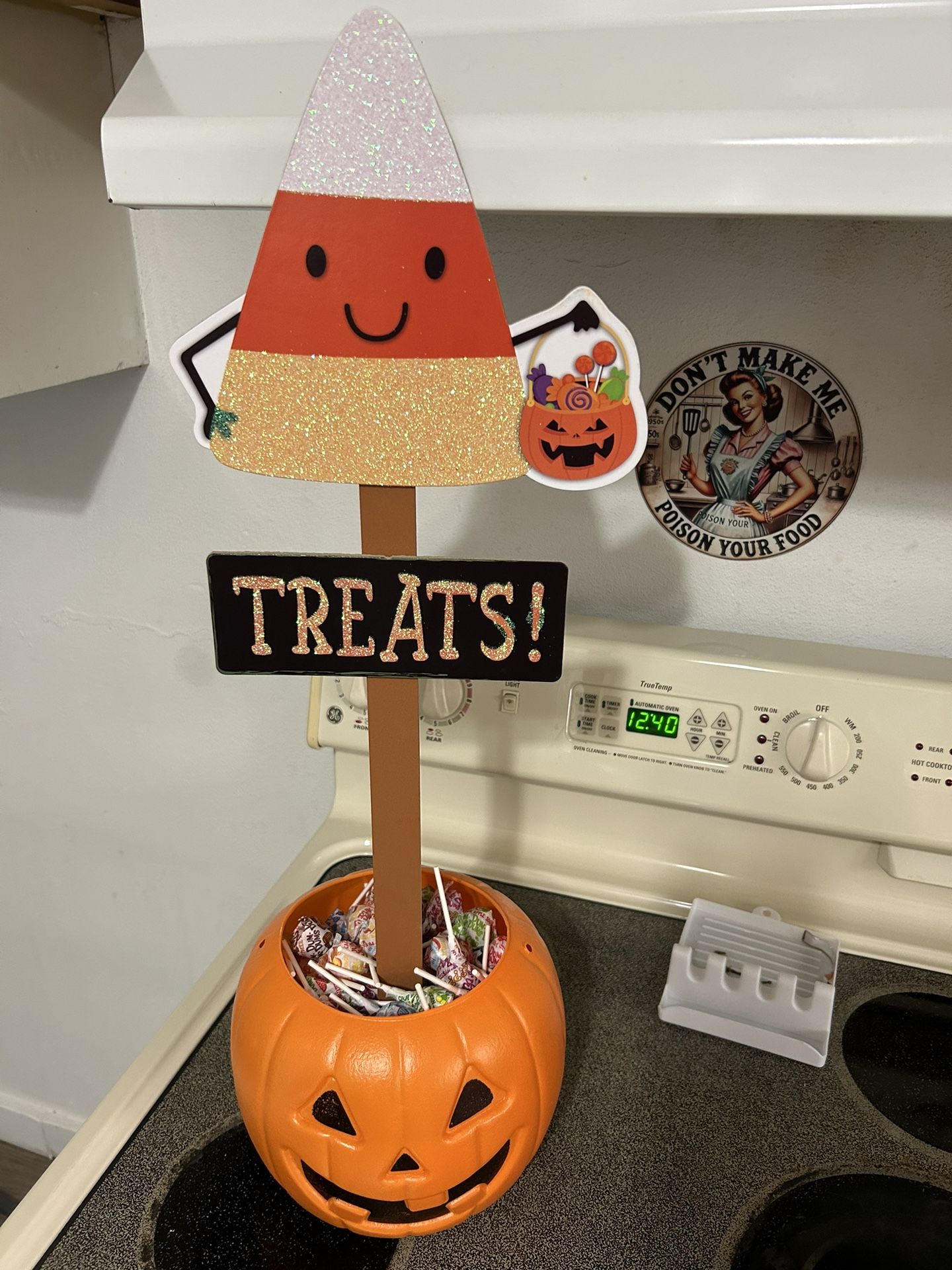 Candy bucket