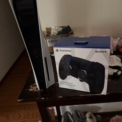 PS5 disk version with PS EDGE controller