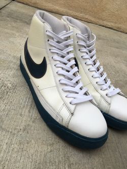 Nike Blazer White/Navy Blue Size 10.5