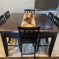 Table with 6 Chairs 