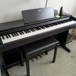Yamaha Electric keyboard 