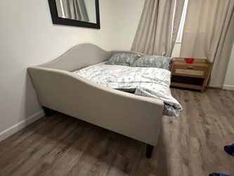 Full size daybed WITH MATTRESS