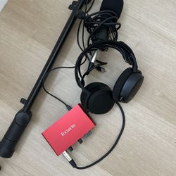 Complete Podcasting / Streaming Audio Bundle – Focusrite, Mic, Headphones & Stand