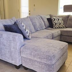 SECTIONAL- LIKE NEW- HENDERSON - PICKUP ONLY