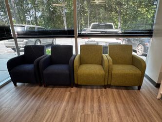 Set of 4 Modern Commercial Lounge Chairs