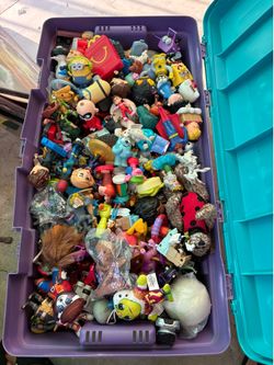 Collectible toys, different figures 🚗🏎️🚎🚕
