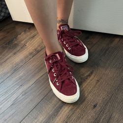 Velvet Converse 