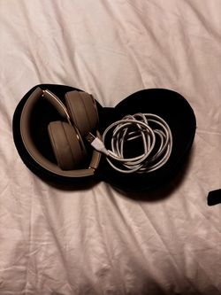Beats Solo pro Over-Ear Headphones with Case and Cable