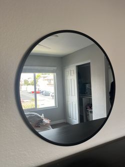Round Mirror