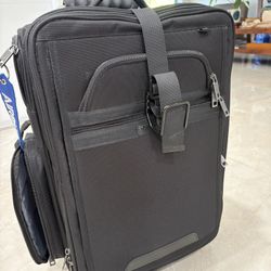 Expandable 22” Stealth Premier Carry-On Bag 