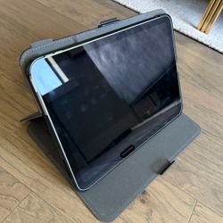 Brand New iPad Apple 