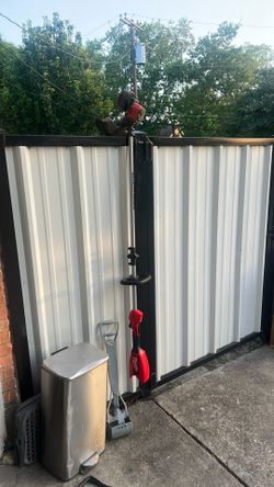 Milwaukee string trimmer / weed eater m18 brushless