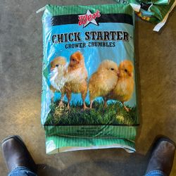 West Chick Starter Crumbles 17-2.7