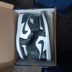 Air Jordan 1 MID SE 