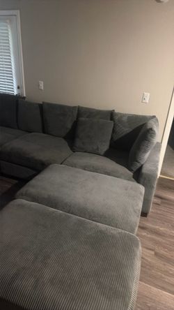 Gray couch Used but good condition