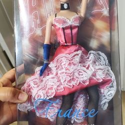 France Dolls Of The World Barbie Pink Label