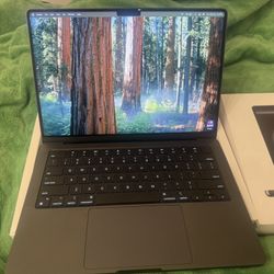 Apple MacBook Pro 14" M4 - 16GB RAM / 512GB SSD - Like New