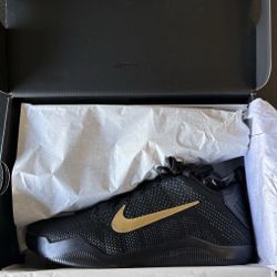Nike Kobe XI 11 “fade to black” size 11