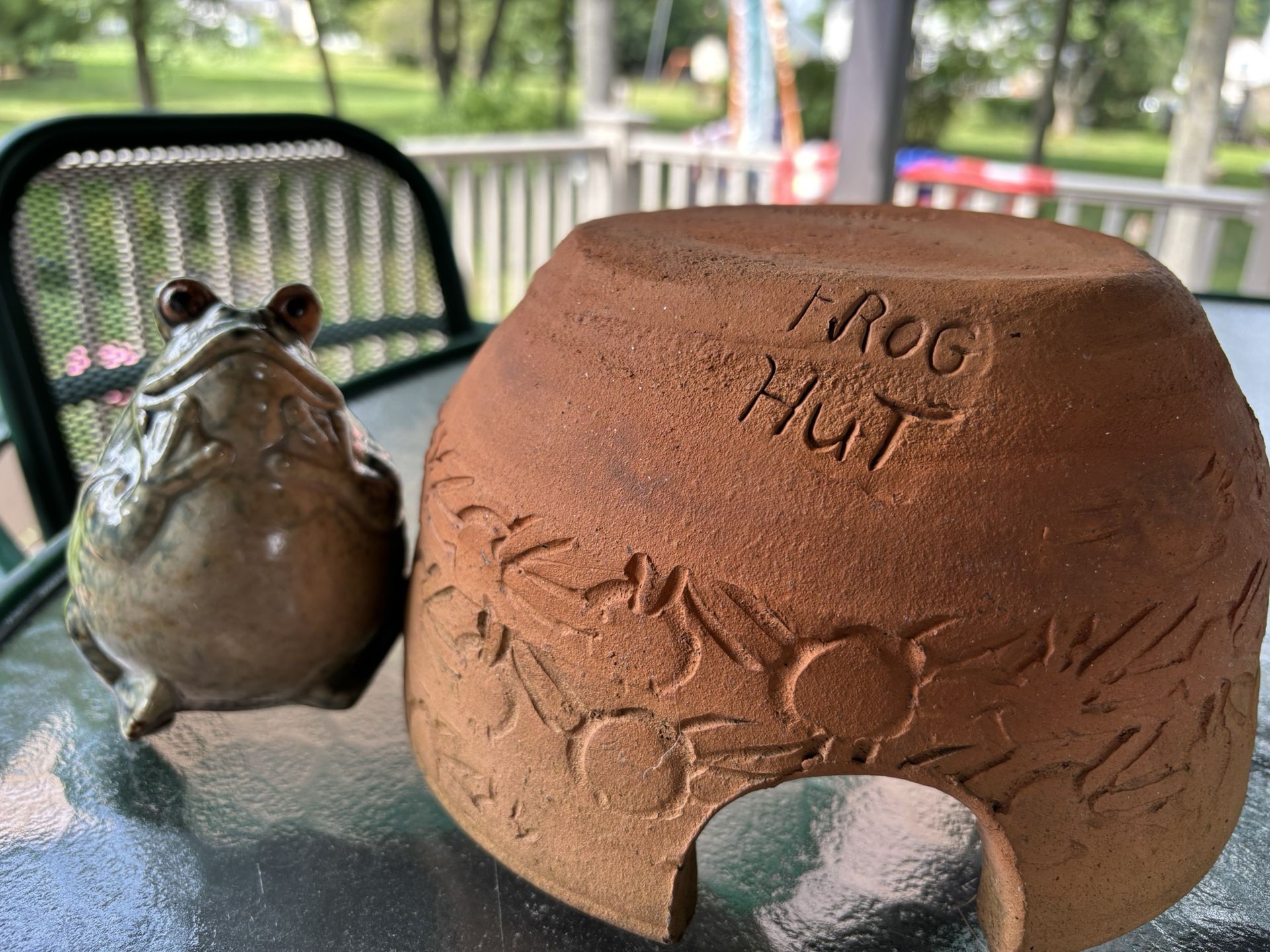 Garden Frog Hut, And Ceramic Frog