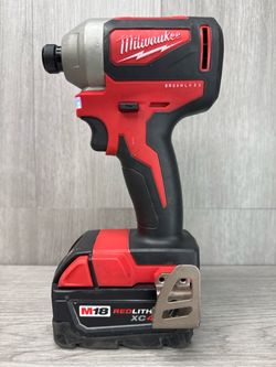 Milwaukee M18 1/4" Hex Brushless Impact Driver 2850-20 W/4AH Battery. (A1D033758)