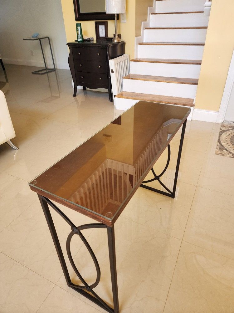 Console Table With Glass On Top
Like New