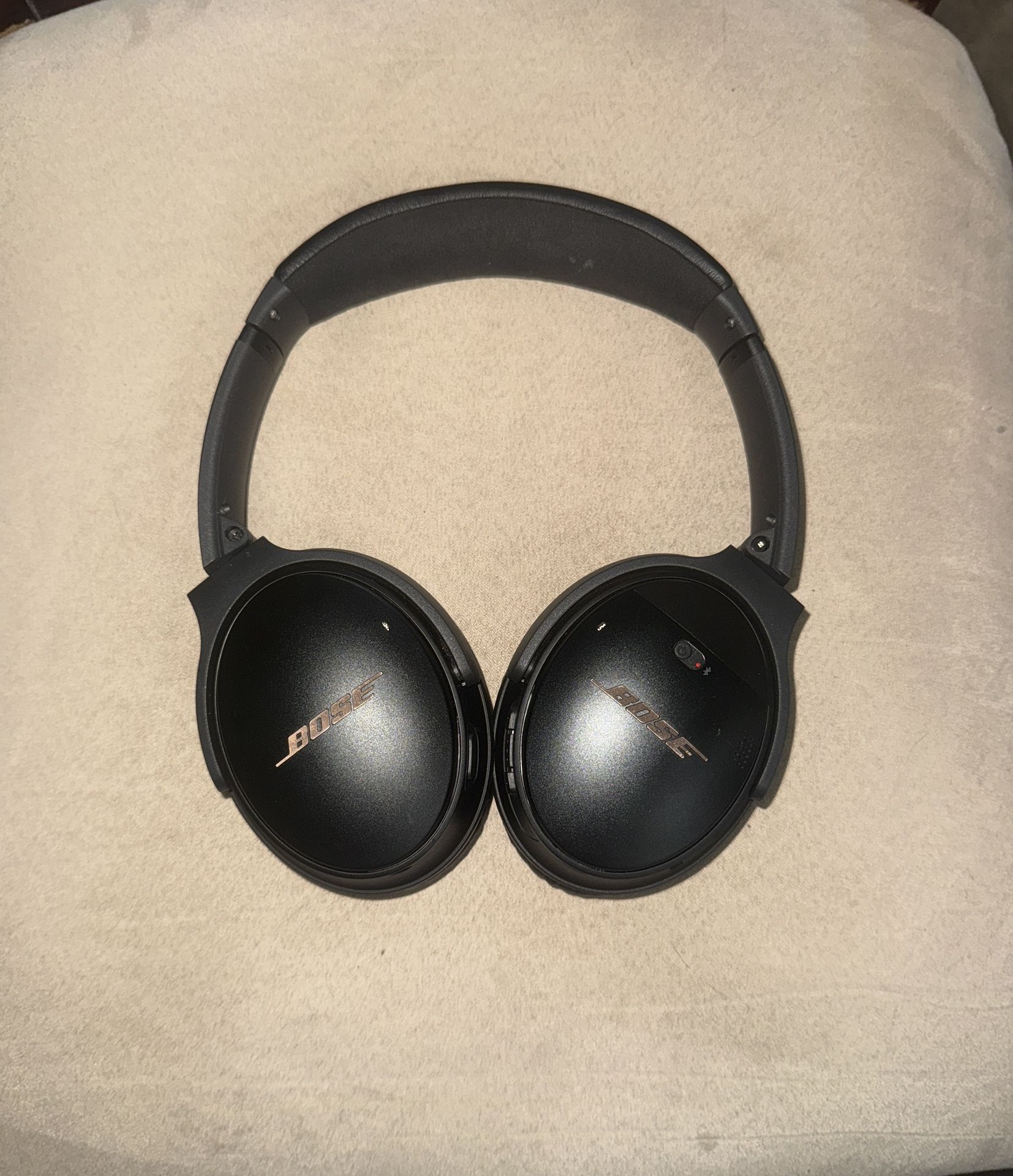 Bose QC35 II Wireless Noise Cancelling Headphones – Excellent Condition