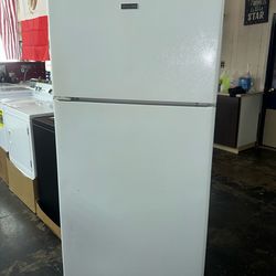 Hot point top freezer refrigerator