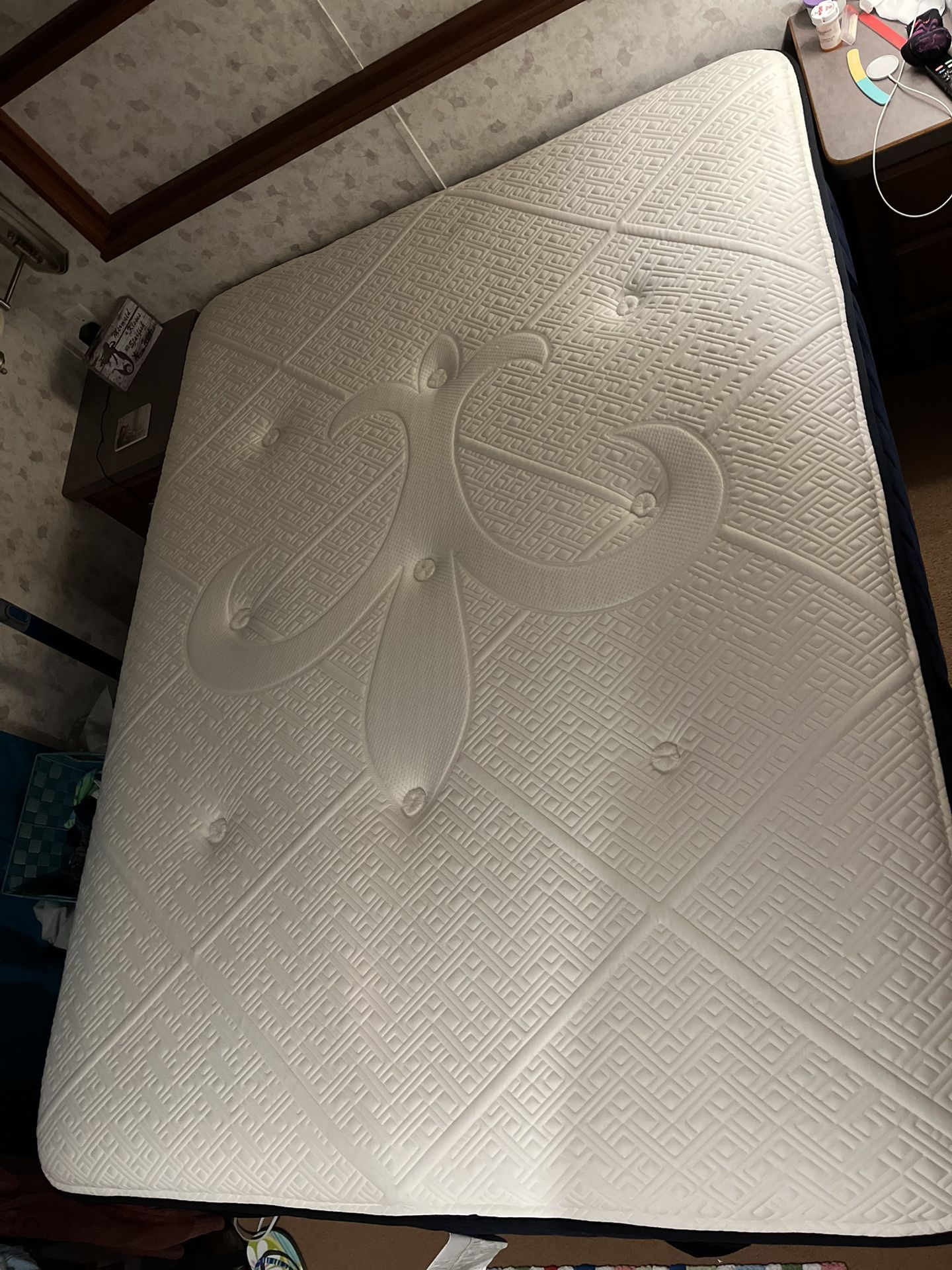 Stearns Foster Queen Hybrid Mattress