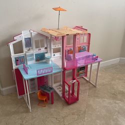Barbie Doll House - EASY FOLDING- LIKE NEW 