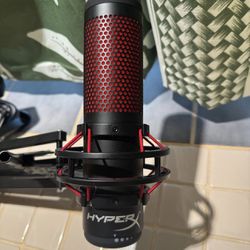 HyperX Quadcast with TONOR Mic Stand