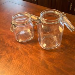2 Sealable Canning Jars 