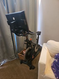 Norditrack s22i Exercise Bike - Like Peloton