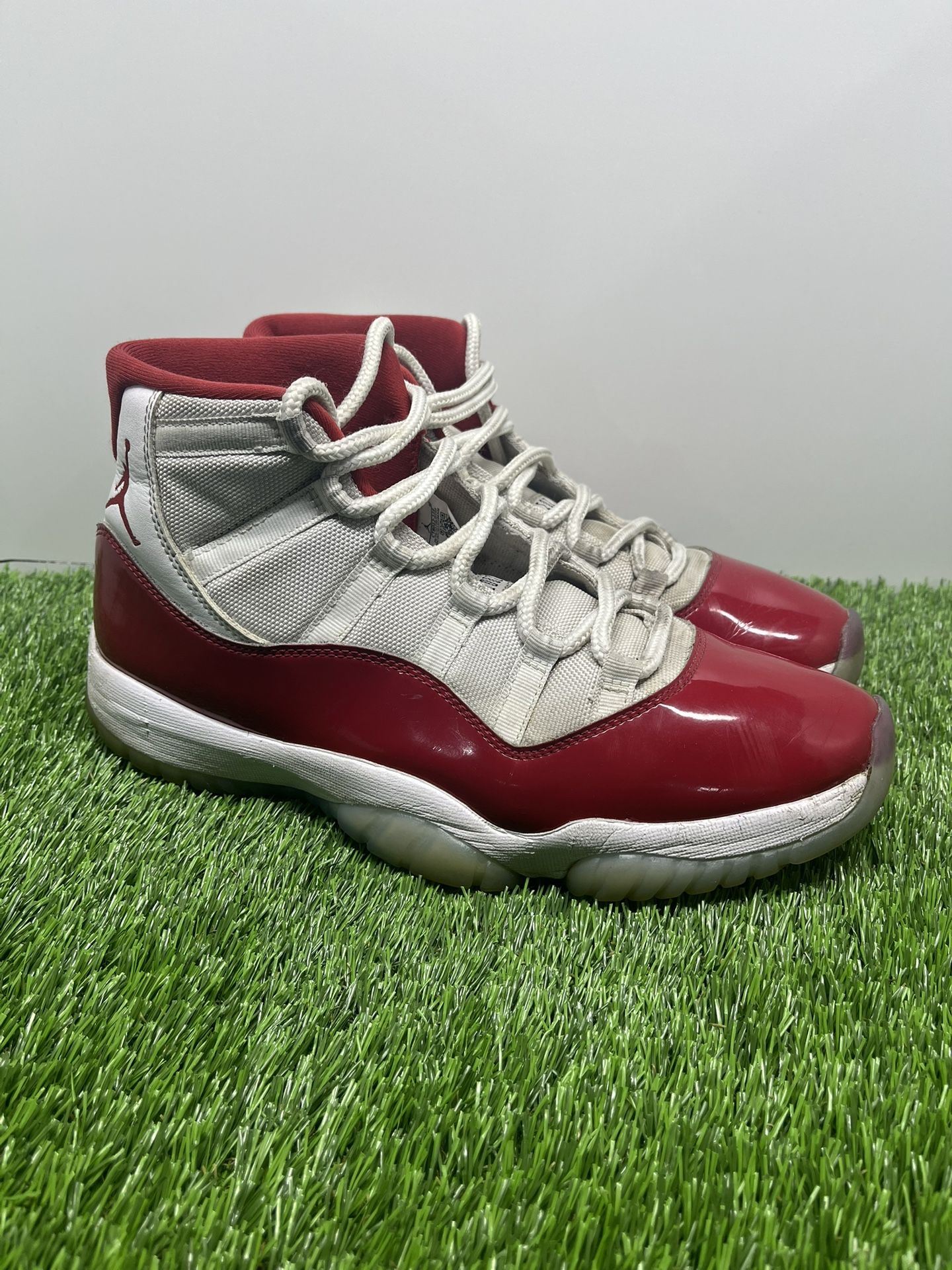 AIR JORDAN 11 RETRO ‘CHERRY’ SIZE 10, USED, NO BOX